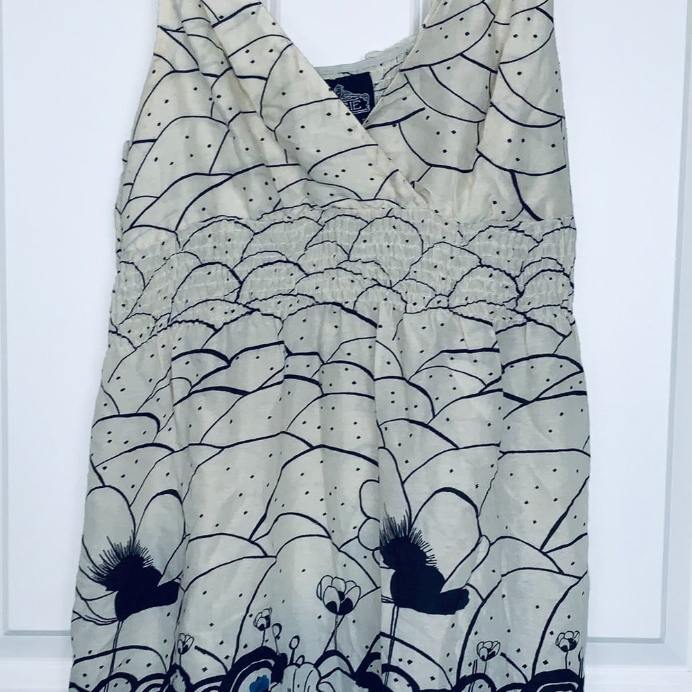 👗 Angie V-Neck Sundress ☀